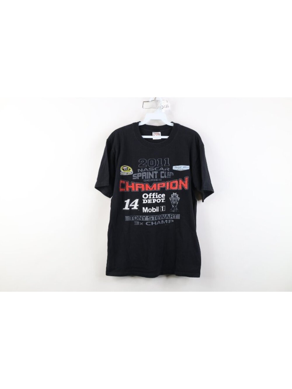 Y2K NASCAR Mens Medium 2011 Champion Tony Stewart Racing Short Sleeve T-Shirt